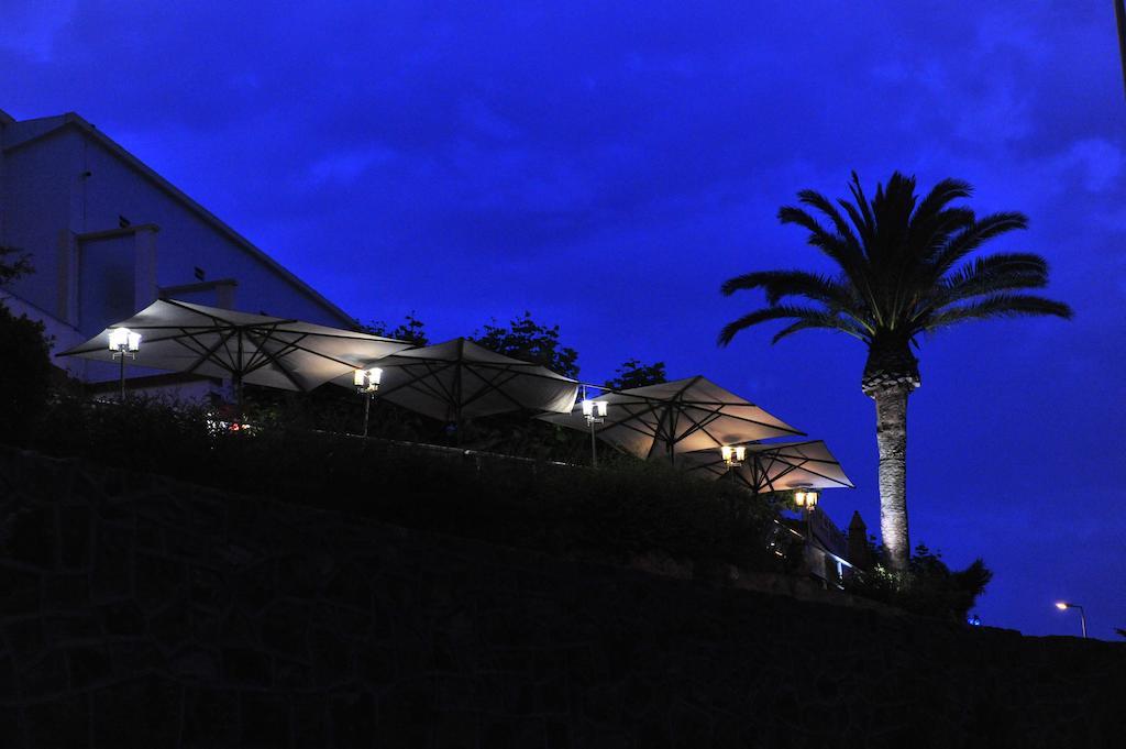 Hotel Et Appart Hotel Les Flots Bleus Saint-Raphaël Exterior foto